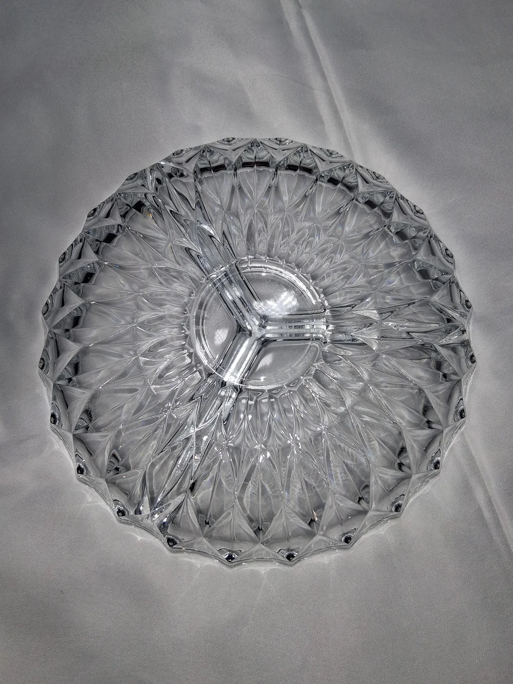Crystal divided serving dish with diamond and fan cut pattern